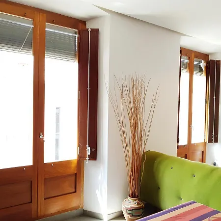 Loft Placa Sant Josep * Жирона